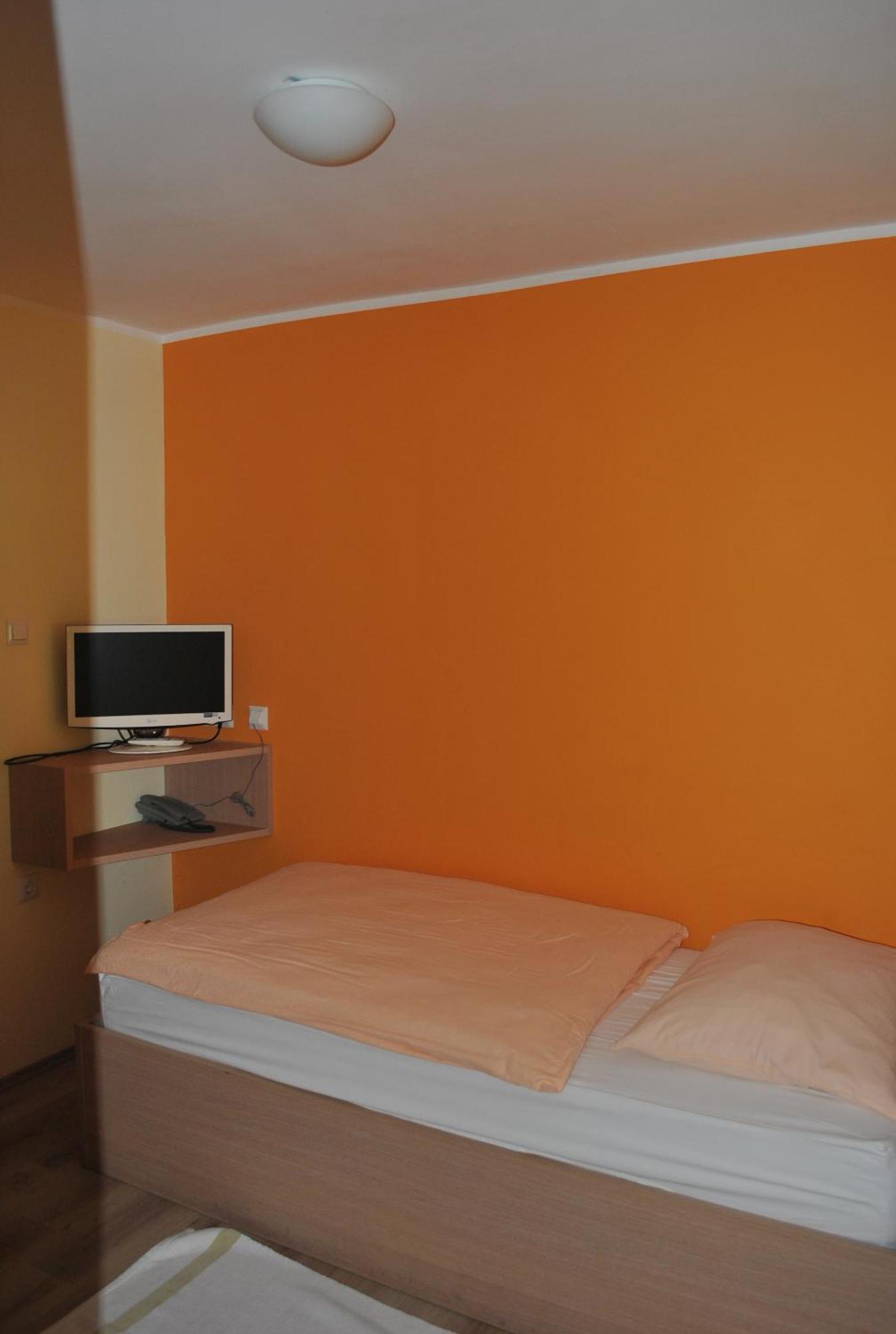 Hotel Pri Vidrgarju Vace Habitación foto