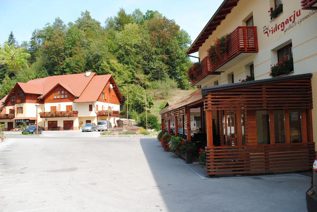 Hotel Pri Vidrgarju Vace Exterior foto